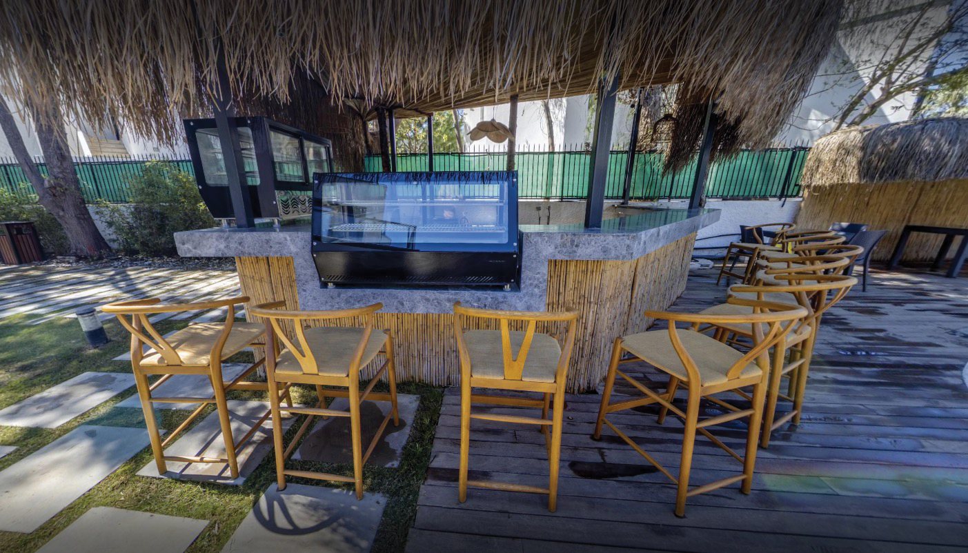 Surman Hotel çatı bar terası deniz manzarası